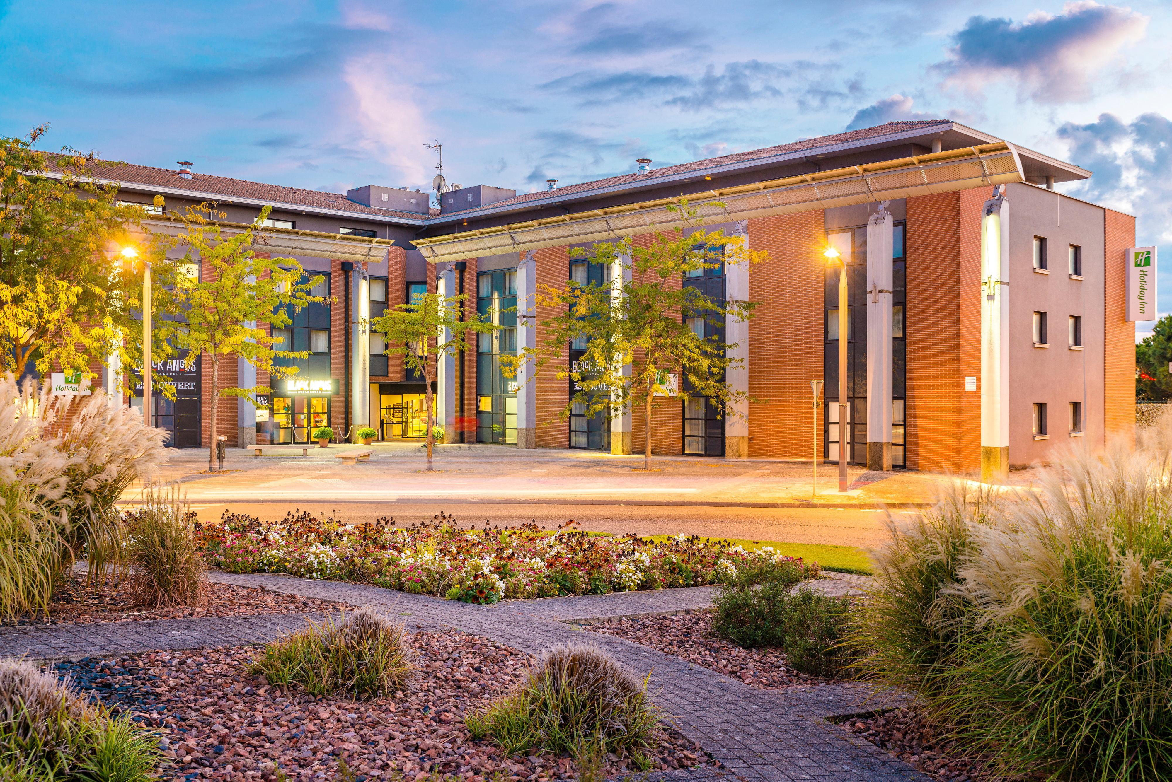 Holiday Inn Toulouse Airport By Ihg Blagnac Exterior photo