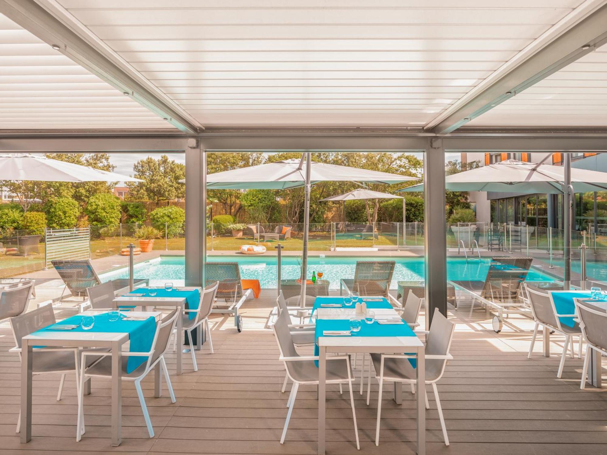 Holiday Inn Toulouse Airport By Ihg Blagnac Exterior photo