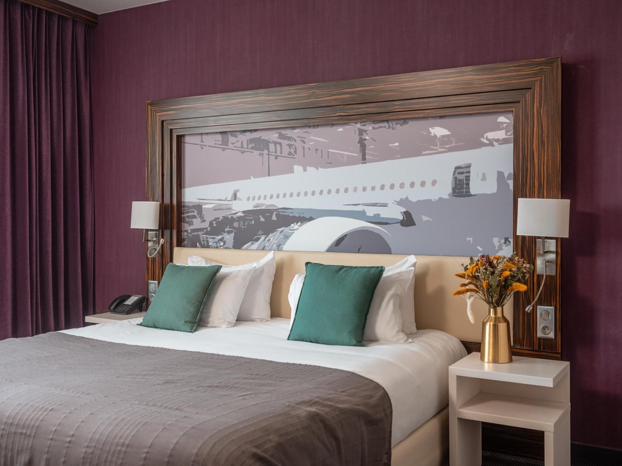 Holiday Inn Toulouse Airport By Ihg Blagnac Exterior photo